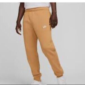 Nike sportswear club fleece Jogger sweatpants. L